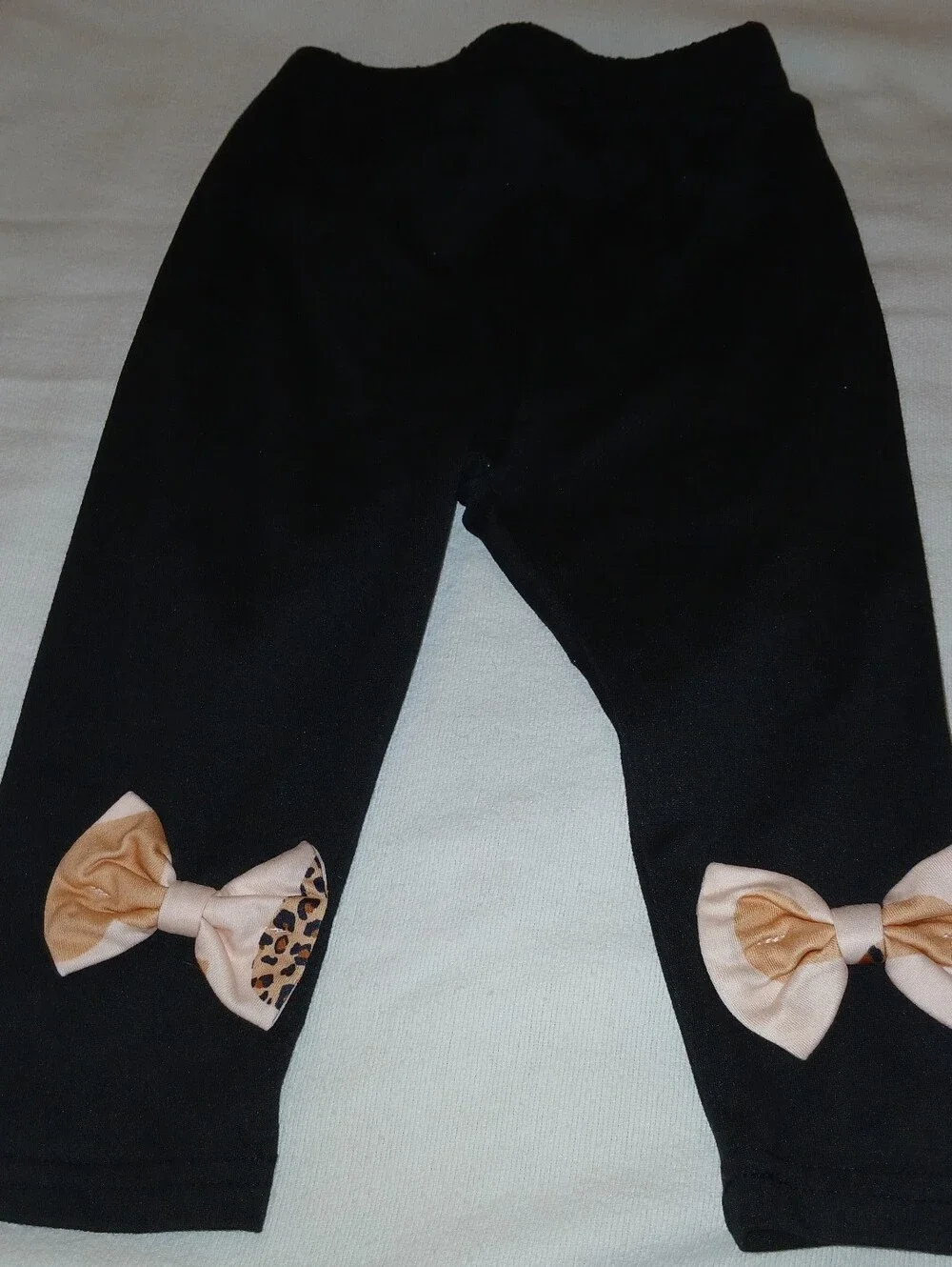 NWT Infant's Hearts & Leopard Bow Two-Piece Outfit, Cream and Black.